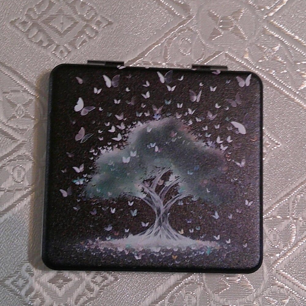 1pc.  Compact Folding Mirror